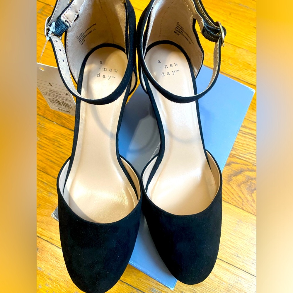 Chic Women's Wedge Heel Pumps, 3” high. Black suede fabric